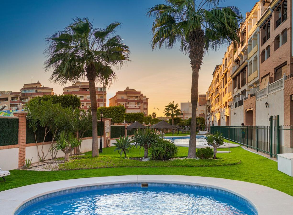 Apartamento 2 Dormitorios En La Mejor Zona De Roquetas Roquetas de Mar Dış mekan fotoğraf